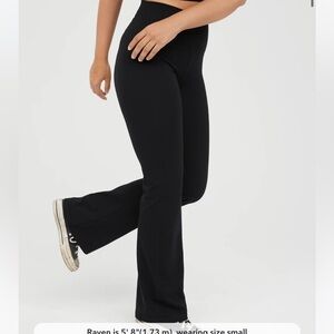 Aerie black yoga pants size small short
